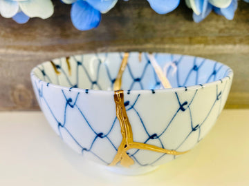 Kintsugi White Bowl Ring Pattern